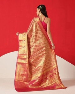 KV Woven <b>Jamdani</b> Silk Blend <b>Saree</b> - Product Image 4