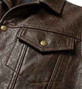 Gilet en cuir marron vintage élégant pour homme, avec boutons-pression classiques, style motard, pour un look décontracté et streetwear. - Product Image 4