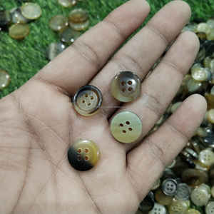Botones de cuerno de buey auténticos de lujo, color marrón natural, hechos a mano, para abrigos, suministro al por mayor a precio económico. - Product Image 6