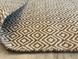 Conjunto de alfombra Jacquard de algodón con textura de diamante Tejido a mano Bordado de lana Diseño abstracto Técnica de tejido plano Apto para mascotas - Product Image 6