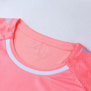 Uniforme de Fútbol de Último Diseño y Nuevo Estilo, Uniforme de Fútbol de Primera Calidad con Color Personalizado en Venta - Product Image 3