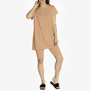 Ensemble deux pièces décontracté pour femme : T-shirt imprimé à col rond et manches courtes, et short longueur genou, coupe régulière et respirant - Product Image 5