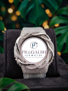 นาฬิกาเพชรหรู Pragalbh Jewels ประดับเพชรเต็มหน้าปัดลายดอกไม้ ตัวเรือนสแตนเลส สายยาง เหมาะสำหรับงานปาร์ตี้และสวมใส่ในชีวิตประจำวัน - Product Image 1