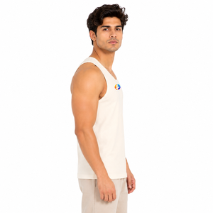El material de calidad crea una sensación suave y una camiseta sin mangas resistente que permite un movimiento relajado para los días de viaje y las rutinas diarias. - Product Image 4