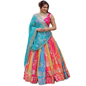 Lehenga choli งานปักลวดลายทำจากผ้าไหมผ้าจอร์เจีย - Product Image 1