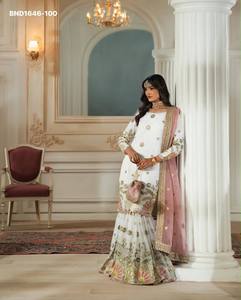 Fournisseur de costumes, sharara et dupatta en faux georgette de qualité supérieure avec broderie de sequins de 5 mm et manches longues, de Surat. - Product Image 3