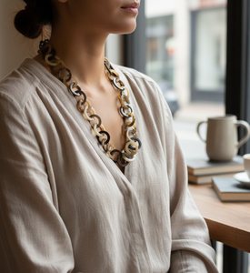 Collar largo pulido a mano con anillos entrelazados de cuerno de buey marrón y cuerno de búfalo negro con cierre de palanca para fiesta - Product Image 5