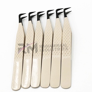 Pince à épiler RMI Best Seller en acier inoxydable à pointe en fibre anti-magnétique pour extensions de cils, courbée à 90 degrés, couleur nude classique, volume - Product Image 1