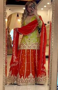 Traje Sharara Bordado en Verde Lima y Rojo con Dupatta, Vestido de Boda Pakistaní, Salwar Kameez de Diseñador para Mujer - Product Image 4