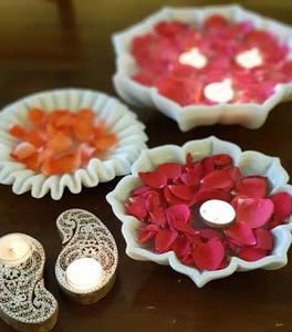 Bol en marbre en forme de fleur - Centre de table ou dessert - Design contemporain fait main pour mariages - Product Image 3