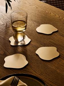 Colección de Posavasos Metálicos Repujados con Patrones Artísticos, Acabado Duradero, Apariencia Atractiva, Ideal para Decoración del Hogar y Restaurantes - Product Image 5