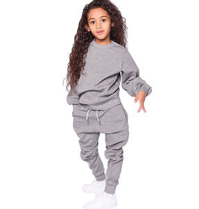 Ensemble de survêtement personnalisable pour enfants, coupe ajustée, en polaire de haute qualité, avec broderie de logo, idéal pour le jogging hivernal - Product Image 2