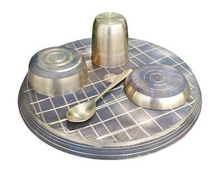 ชุดอาหารทองเหลืองหรูหรา จานเสิร์ฟขนาด 30 ซม. น้ำหนัก 1350 กรัม ลายเรขาคณิต จาน ชาม ช้อน ถ้วย ชุดเสิร์ฟแบบดั้งเดิม สำหรับงานเทศกาล - Product Image 2