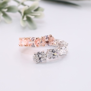 Anillo de Diamantes de Laboratorio Ovalados en Oro Blanco y Oro Rosa de Dos Tonos, Anillo de Eternidad en Espiral con Diamantes Rosados de Lujo para Aniversario de Bodas - Product Image 1