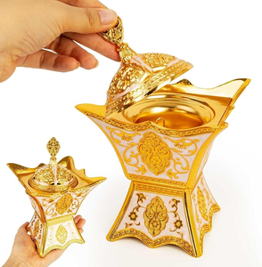 Brûleur d'encens arabe élégant pour bois d'oud avec finition raffinée pour parfumer le salon et le bureau - Product Image 4