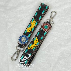 พวงกุญแจหนังวัวแท้ทำมือสไตล์ตะวันตก ประดับดอกทานตะวันและเทอร์ควอยซ์ สำหรับผู้หญิง ขายส่งสำหรับทุกเพศ - Product Image 1