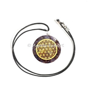 Colgante de oración con amuleto Mantras de seis palabras tibetano piedra semipreciosa - Product Image 2