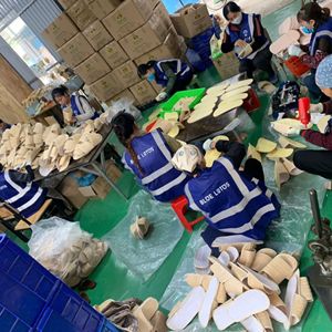 รองเท้าแตะใยบวบขายดีที่สุด เป็นมิตรกับสิ่งแวดล้อม ชุดของขวัญสำหรับขัดเท้า ใช้ในบ้าน สปา นวดผ่อนคลาย นำเข้าโดยตรงจากผู้ผลิต - Product Image 5