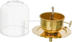 โคมไฟทองเหลืองคุณภาพสูงแบบขายส่ง โคมไฟจโยติแบบดั้งเดิมของอินเดีย สำหรับงานศาสนาและงานเทศกาล พร้อมฝาครอบแก้ว พิมพ์ลายดิจิทัล รับทำโลโก้ตามสั่ง - Product Image 3