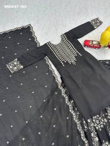 Lehenga de Diseño Bollywood de Primera Calidad, con Bordado y Lentejuelas, Top y Dupatta, Exportador Indio - Product Image 6