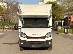 Autocaravana Usada <span class=keywords><strong>IVECO</strong></span> Daily con Techo Rígido Tipo C, 2.3T, Automática, con Cocina y Baño, 2022 - Product Image 1