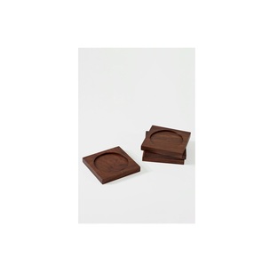 ชุดจานรองแก้วไม้คลาสสิก ทนทาน เหมาะสำหรับเป็นของชำร่วยงานแต่งงาน และของตกแต่งบ้านในเทศกาลต่างๆ พร้อมบรรจุภัณฑ์พรีเมียม - Product Image 1