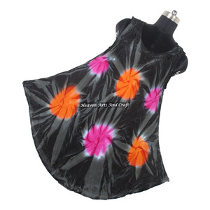 Exportadores y proveedores de vestidos de rayón con estampado Tie & Dye de Jaipur. Nuevo y atractivo vestido largo abierto con estampado Tie Dye para damas. - Product Image 4