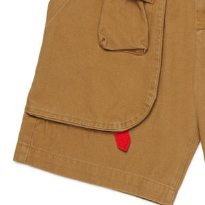 Shorts cargo pour garçons avec design de haute qualité, fermeture à boutons et poches, personnalisation du logo à prix avantageux. - Product Image 3