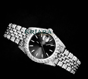 Reloj de Acero Inoxidable Dorado y Plateado de Calidad de Exportación con Esfera de Cristal y Detalles de Diamantes Genuinos para un Aspecto Lujoso - Product Image 2