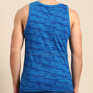 Chemises de sport sans manches en tissu durable et confortable, couleur unie, fabriquées au Pakistan. - Product Image 2