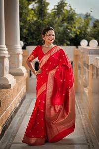 Sari de seda suave con bordes de jacquard y pallu rico, ideal para bodas y fiestas, de la colección étnica tradicional de seda artística. - Product Image 5