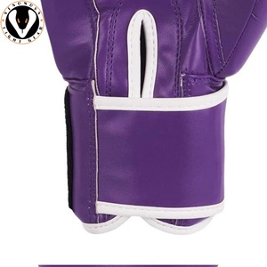Gants de boxe en cuir synthétique avec doublure intérieure douce, construction robuste et ajustement sécurisé pour l'entraînement physique - Product Image 3