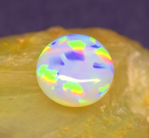 Ópalo Natural Multifuego de Alta Calidad, 5.8 CT, Corte Brillante, Cabujón, Gema Suelta, 14.4*6.9 mm, Z. R. GEMS JEWELLERY, Modelo AB-5109 - Product Image 6