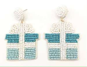 Pendientes bordados con cuentas de semillas, pendientes con forma de corazón de la India, pendientes hechos a mano para mujeres y niñas, bordados a mano. - Product Image 4