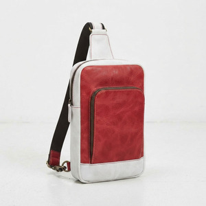 Sac bandoulière en cuir pour homme avec poche zippée et sangles réglables - Product Image 1