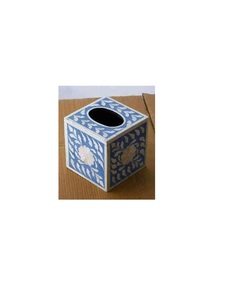 Boîte à mouchoirs moderne en résine avec incrustation d'os artisanale et finition en résine pour une esthétique intérieure raffinée - Product Image 6