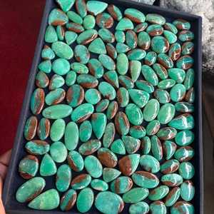พลอยคริสโซเพรสทรงหลังเบี้ยขายส่งจำนวนมาก พลอยคริสโซเพรสสีเขียวธรรมชาติทรงหลังเบี้ยสำหรับทำเครื่องประดับ - Product Image 1