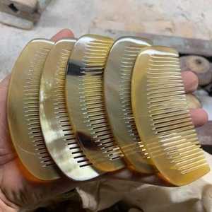 Peigne à cheveux en corne naturelle fait main, en corne de buffle et de vache, pour des soins doux des cheveux et du cuir chevelu, en provenance du Vietnam - Product Image 5