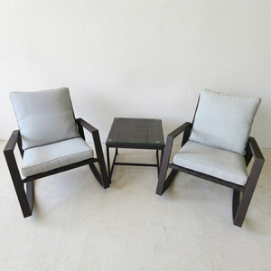 Ensemble de sièges de balcon en acier noir mat moderne avec base courbée et housses de coussins hydrofuges - Product Image 1