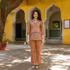 Ensemble bohème pour femmes en coton brodé floral avec col rabattu, manches trois quarts, pantalon ample, tenue printemps été - Product Image 6