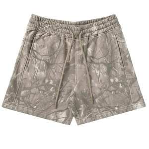 Shorts imprimés camouflage jungle personnalisables pour hommes, style urbain tendance, confortables à porter au quotidien, tenue d'été - Product Image 1