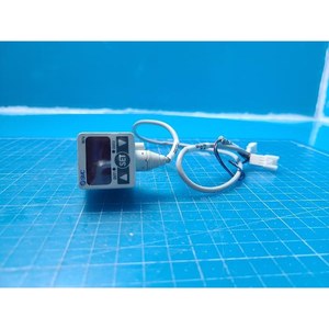 Interruptor de Presión Digital SMC ISE60-A2-22L Usado Como Está, Piezas de Equipos Semiconductores Legados - Product Image 2
