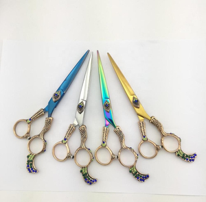 Ciseaux professionnels style dragon pour salon et coiffure, ciseaux à manche dragon pour une coupe de précision. - Product Image 4