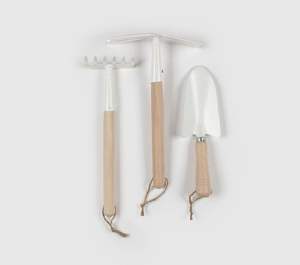 ชุดเครื่องมือทำสวนสแตนเลสพร้อมที่ตักวัดขนาด ตะขอเกี่ยว จอบถอนหญ้า และที่ตัก สำหรับทำสวนหลังบ้าน - Product Image 3