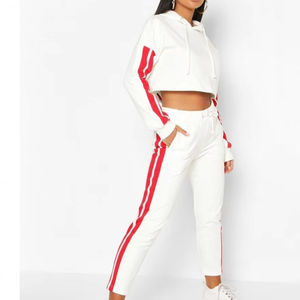 Conjunto Deportivo Casual de 2 Piezas para Mujer, Color Blanco, con Capucha, Antiarrugas, Franjas Laterales Rojas, Top Corto de Manga Larga, Pantalones Deportivos Ajustados al Tobillo, Corte Holgado - Product Image 5
