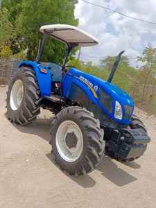 Tractor Agrícola TT4.90 de 90 HP con Tracción en las 4 Ruedas, Tipo de Rueda con Componentes Centrales: Bomba, Motor y Caja de Cambios en Venta - Product Image 2
