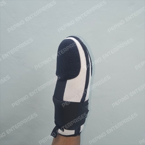 Fabrication de protège-mains en néoprène de haute qualité pour softball et baseball, conçus sur mesure, pour droitiers et gauchers. - Product Image 3