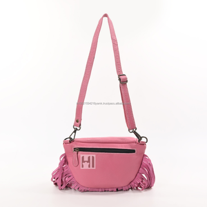 Sac banane ajustable en cuir suédé de vachette style western avec motif gravé - Product Image 3