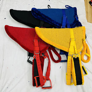 Ensemble de tapis de selle en coton pour cheval au design unique, étriers en nylon, sangle de ventre, sangles en plastique, doublure en fourrure de vison douce, rembourrage en polyester, personnalisable - Product Image 4