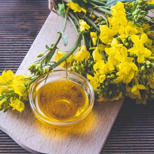 Huile de colza pure raffinée, huile de cuisson de canola de qualité supérieure, huile comestible en vrac de haute qualité pour la maison, les restaurants et l'industrie - Product Image 1